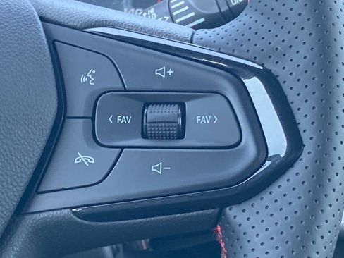 New 2026 Chevrolet Trax RS w/ Sunroof Package FWD image 9