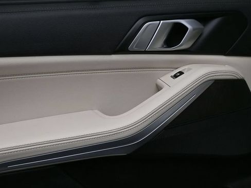 Used 2022 BMW X5 sDrive40i w/ M Sport Package RWD image 13