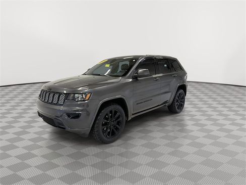 Used 2020 Jeep Grand Cherokee Altitude image 5