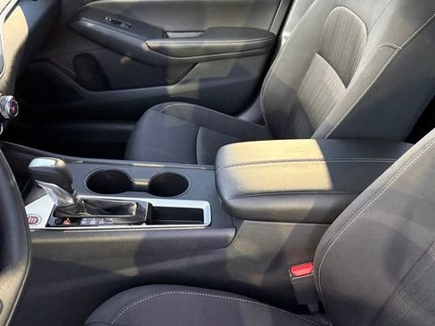 Used 2025 Nissan Altima 2.5 SV image 21
