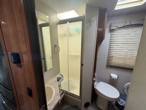 Used 2017 Ford E-450 and Econoline 450 Super Duty w/ Motorhome Prep Package RWD image 21