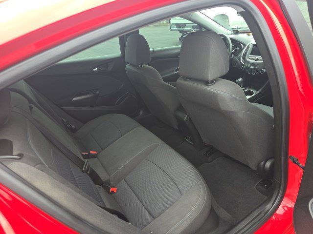 Used 2019 Chevrolet Cruze LT w/ Convenience Package FWD image 15