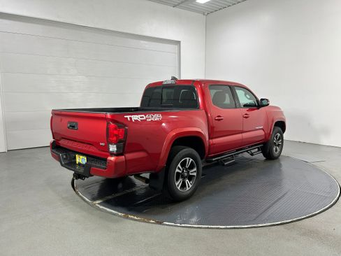 Used 2019 Toyota Tacoma TRD Sport image 29