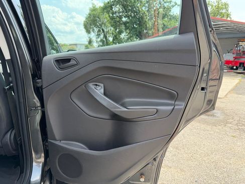 Used 2017 Ford Escape S FWD image 18