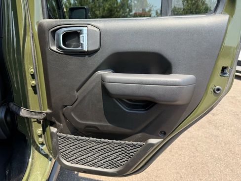 Used 2023 Jeep Gladiator Sport image 22