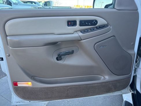 Used 2004 GMC Yukon XL Denali image 10