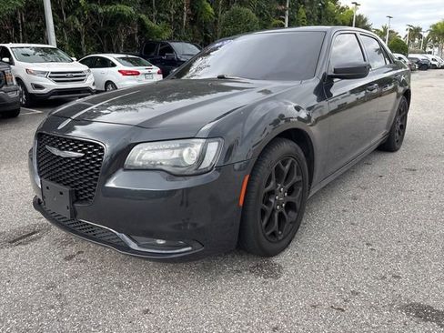 Used 2019 Chrysler 300 S image 5