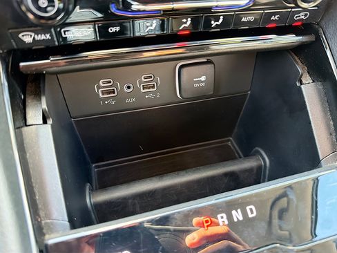 Used 2023 Jeep Grand Cherokee L Limited image 31