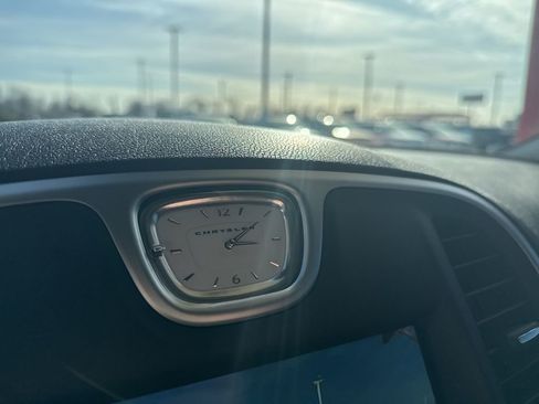 Certified 2023 Chrysler 300 Touring L w/ Popular Equipment Group image 19