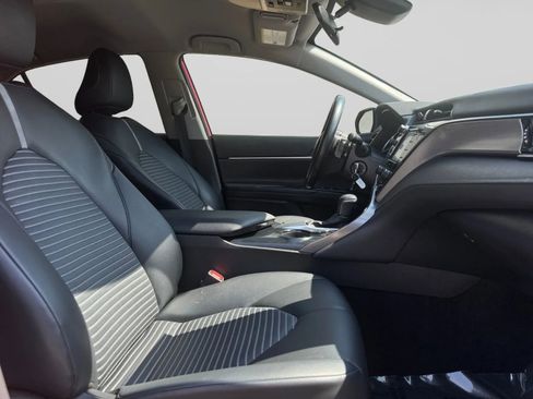 Used 2020 Toyota Camry SE FWD image 35