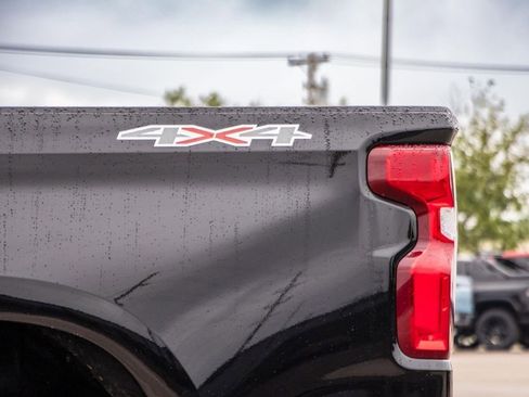 Used 2025 Chevrolet Silverado 1500 LTZ AWD/4WD image 8