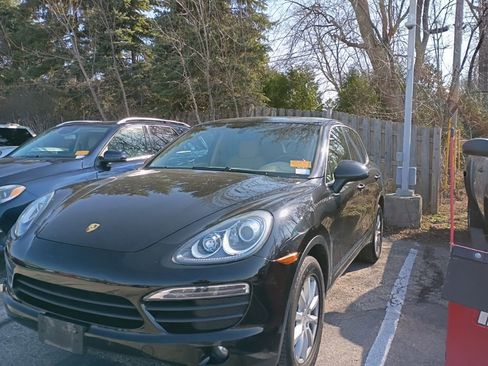 Used 2011 Porsche Cayenne S image 3