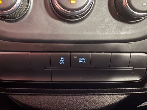 Used 2019 RAM 1500 Classic SLT RWD image 25