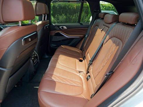 Used 2024 BMW X5 xDrive40i w/ Executive Package AWD/4WD image 28