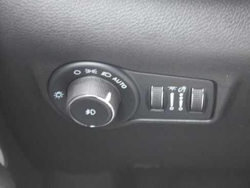 Used 2022 Jeep Compass Limited w/ Sun and Sound Group image 17