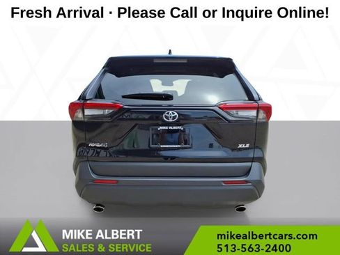 Used 2025 Toyota RAV4 XLE FWD image 6