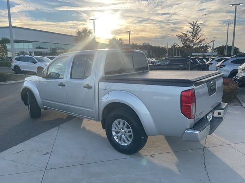 Used 2019 Nissan Frontier SV image 7