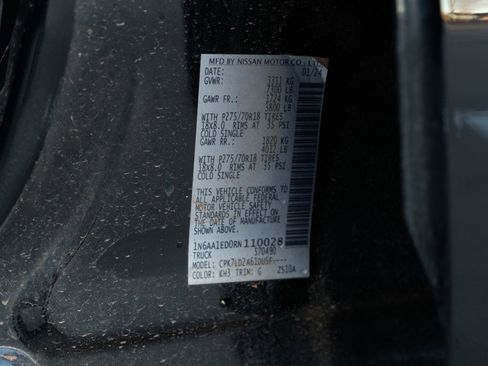 Used 2024 Nissan Titan PRO-4X w/ Pro-4x Convenience Package image 44