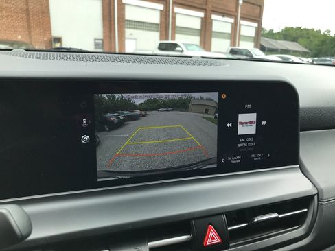 Used 2024 Kia Seltos EX FWD image 19