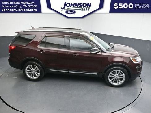 Used 2018 Ford Explorer XLT w/ Equipment Group 201A AWD/4WD image 21