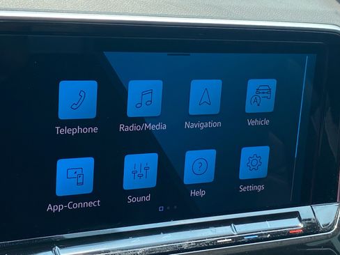 Certified 2025 Volkswagen Atlas SE w/ Panoramic Sunroof Package AWD/4WD image 11