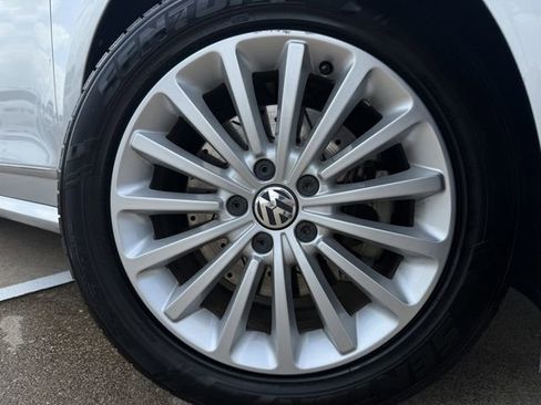 Used 2017 Volkswagen Passat 1.8T SE FWD image 10