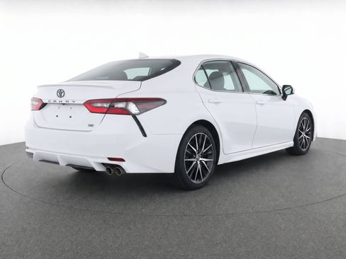 Used 2021 Toyota Camry SE FWD image 4