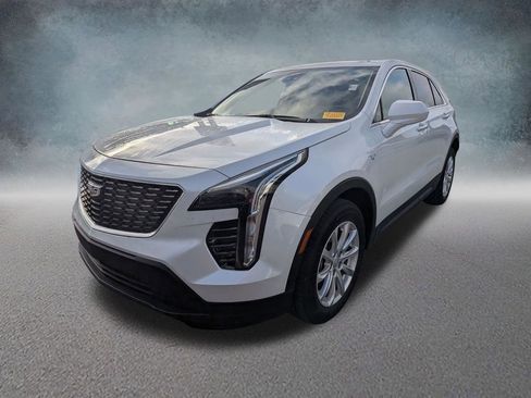 Certified 2023 Cadillac XT4 Luxury w/ Cold Weather Package FWD image 1