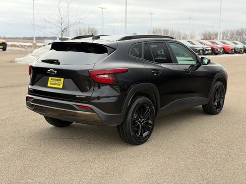 Used 2025 Chevrolet Trax ACTIV image 8