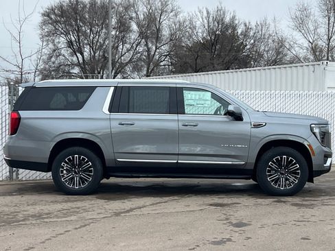 New 2026 GMC Yukon XL Elevation image 3