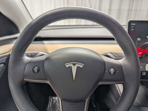 Used 2025 Tesla Model Y Long Range RWD image 20