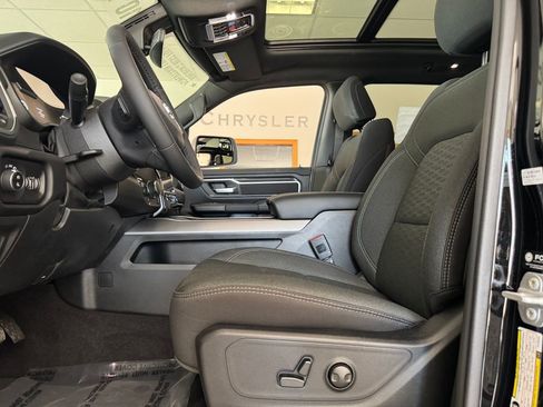 New 2026 RAM 1500 Big Horn AWD/4WD image 18