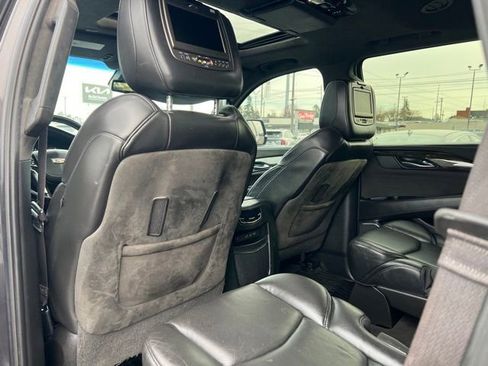 Used 2017 Cadillac Escalade Platinum AWD/4WD image 11