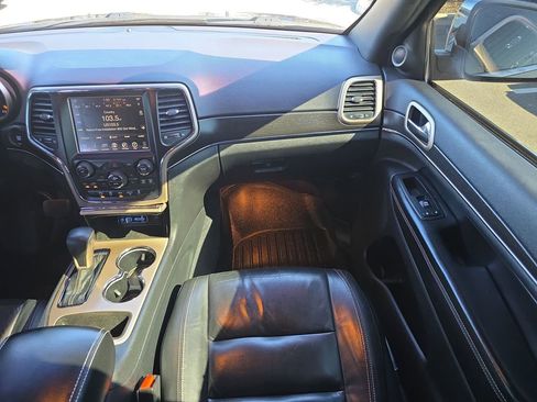 Used 2017 Jeep Grand Cherokee Limited w/ Trailer Tow Group IV image 14