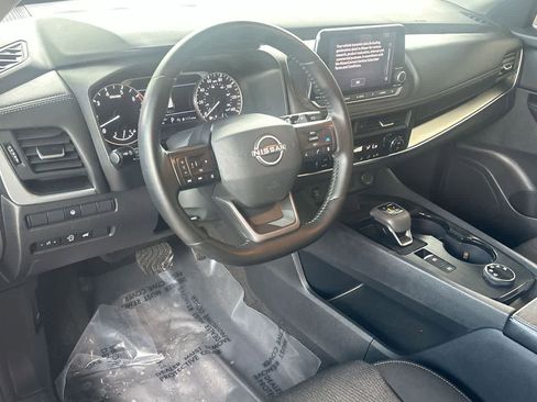 Used 2025 Nissan Rogue SV AWD/4WD image 13