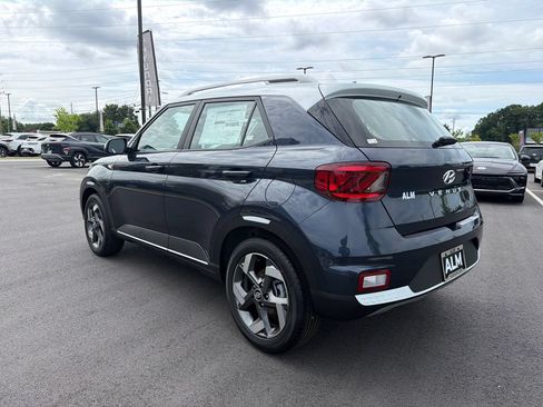 New 2026 Hyundai Venue SEL FWD image 4