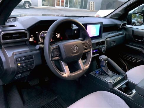 Used 2024 Toyota Tacoma SR5 w/ SR5 Upgrade Package RWD image 17