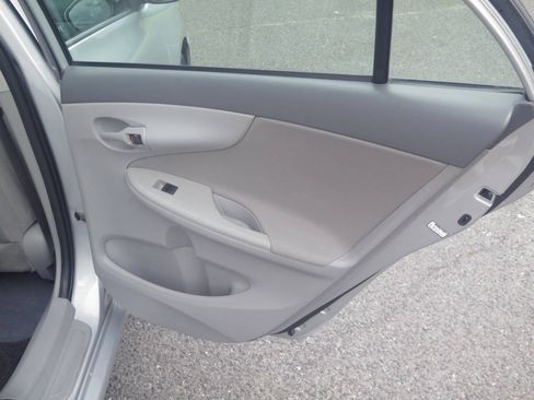 Used 2009 Toyota Corolla LE FWD image 18