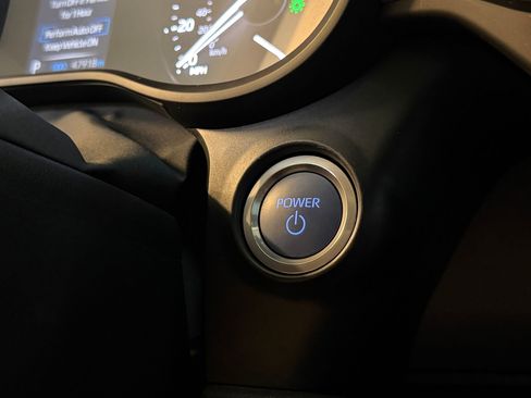 Used 2023 Toyota Sienna XSE FWD image 35