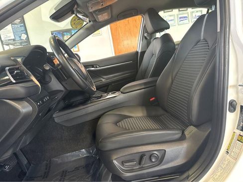 Used 2024 Toyota Camry SE FWD image 4