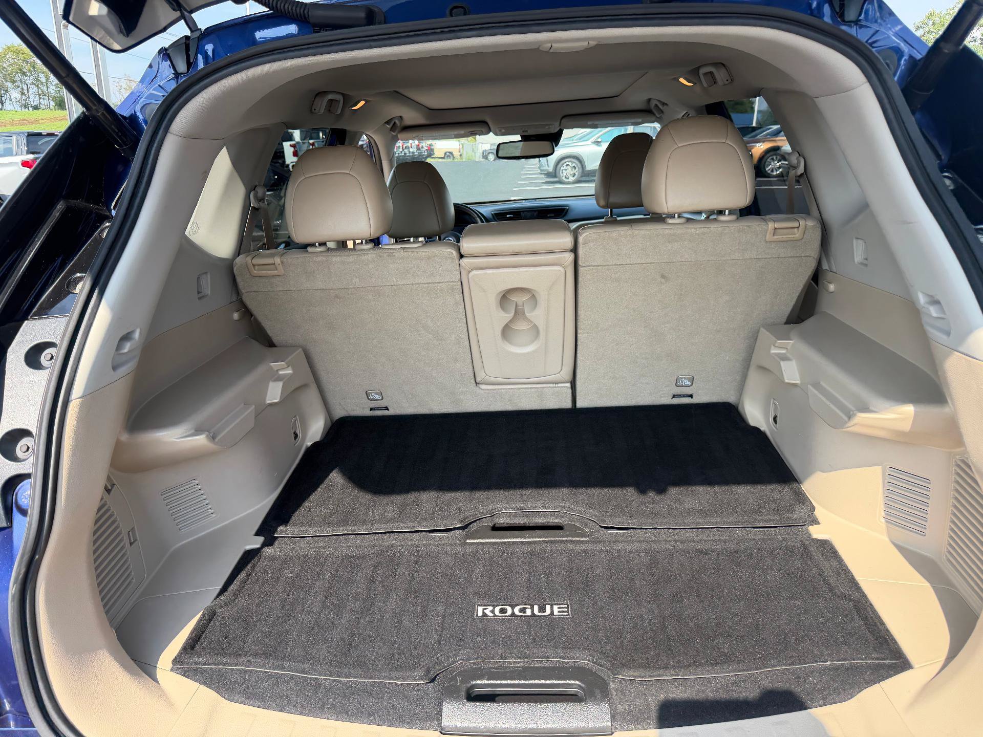 Used 2018 Nissan Rogue SL w/ Premium Package AWD/4WD image 12