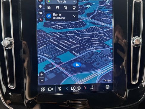 Used 2025 Volvo XC40 B5 Core image 22