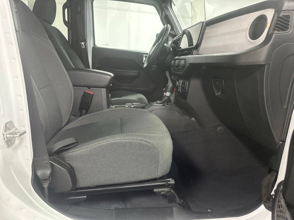 Used 2025 Jeep Wrangler Unlimited Sport AWD/4WD image 20