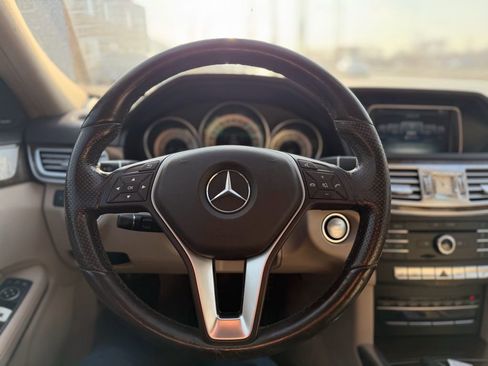 Used 2016 Mercedes-Benz E 350 4MATIC Sedan image 25