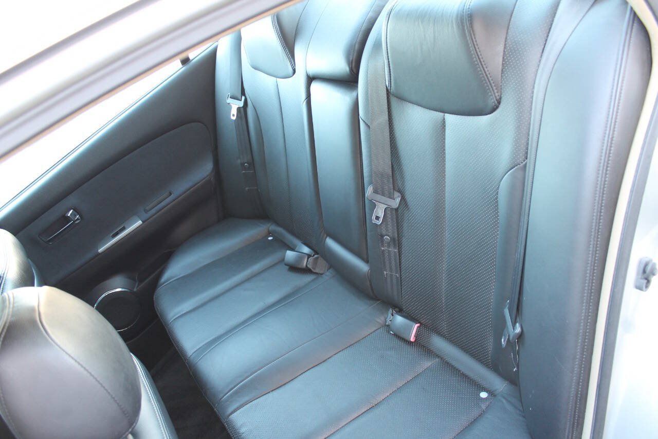 Used 2005 Nissan Altima 3.5 SE w/ (X02) Navigation Pkg FWD image 14