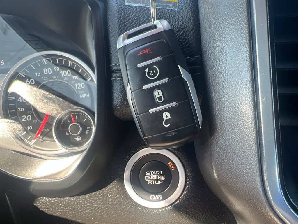 Used 2023 RAM 1500 Laramie AWD/4WD image 32