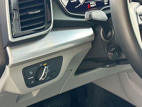 Used 2025 Audi Q5 2.0T Premium w/ Convenience Plus Package image 10