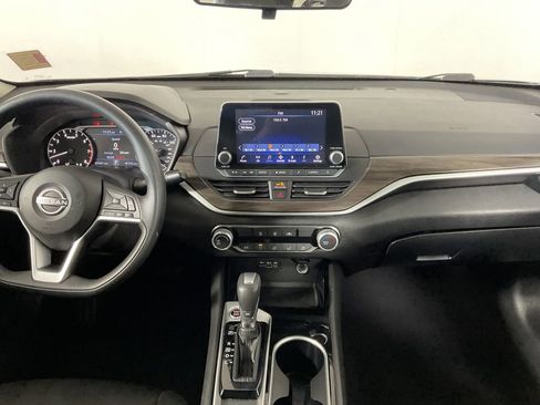 Used 2024 Nissan Altima 2.5 SV AWD/4WD image 15