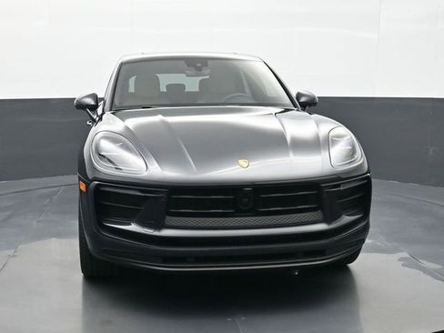 Certified 2025 Porsche Macan AWD/4WD image 26
