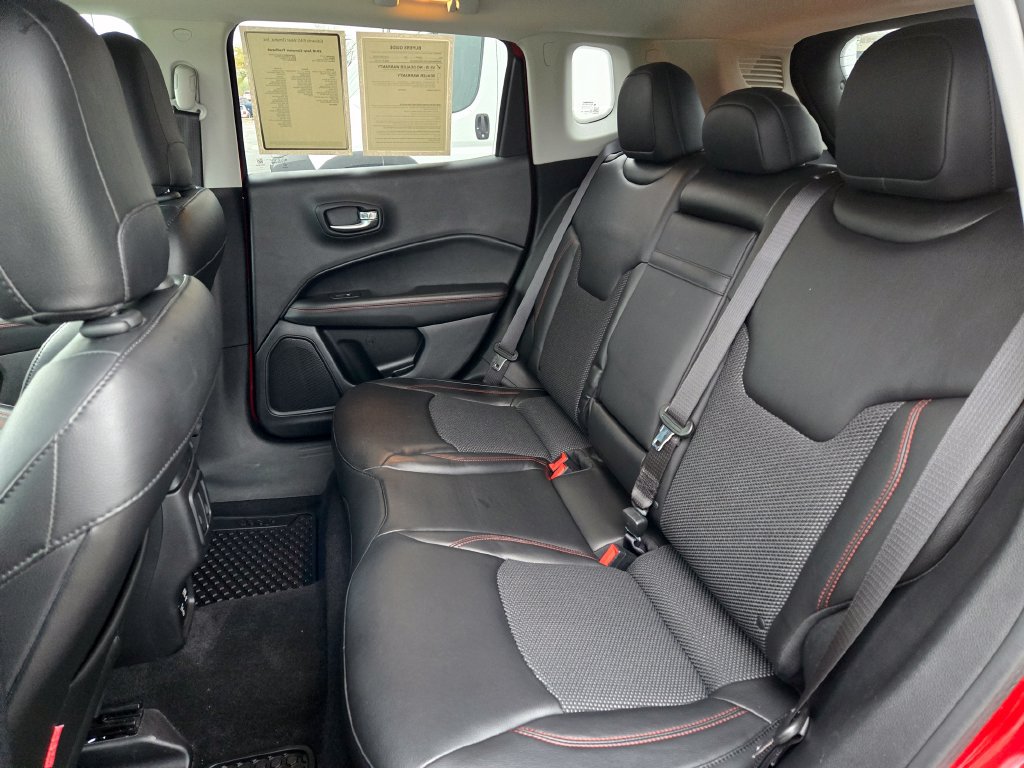 Used 2018 Jeep Compass Trailhawk w/ Cold Weather Group AWD/4WD image 29